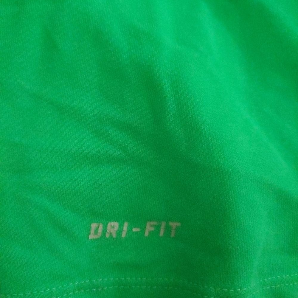 Nike soft green dri-fit tank top - Picture 7 of 7